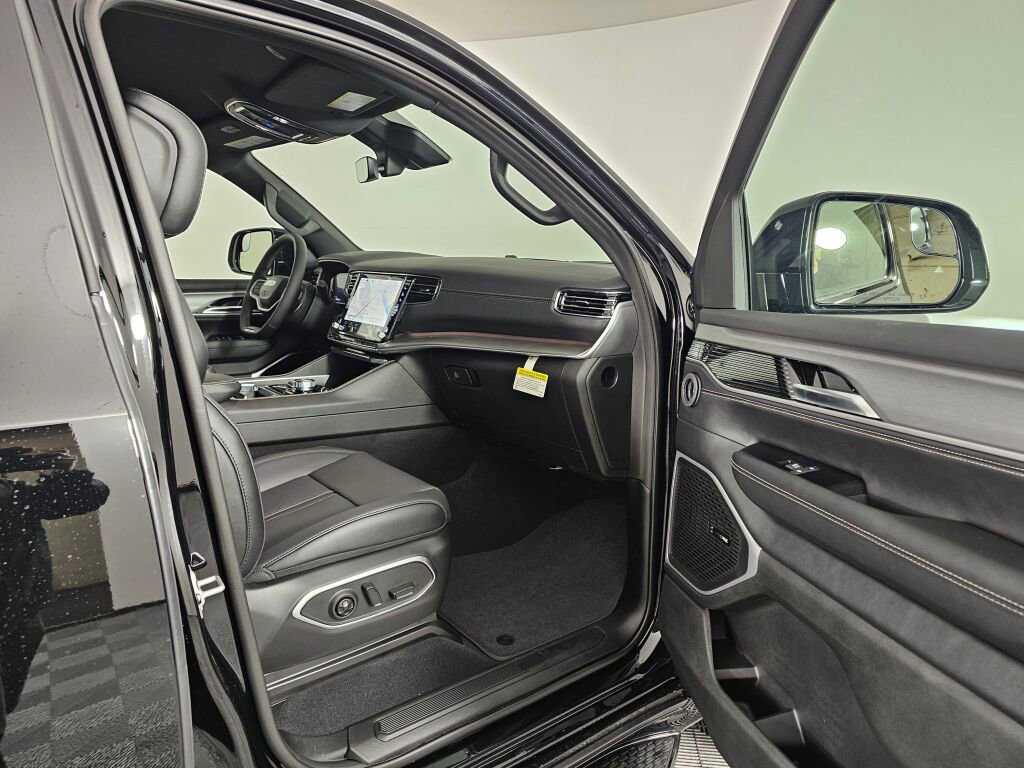 New 2026 Jeep Grand Wagoneer L Limited w/ Rear Seat Video Group I image 38