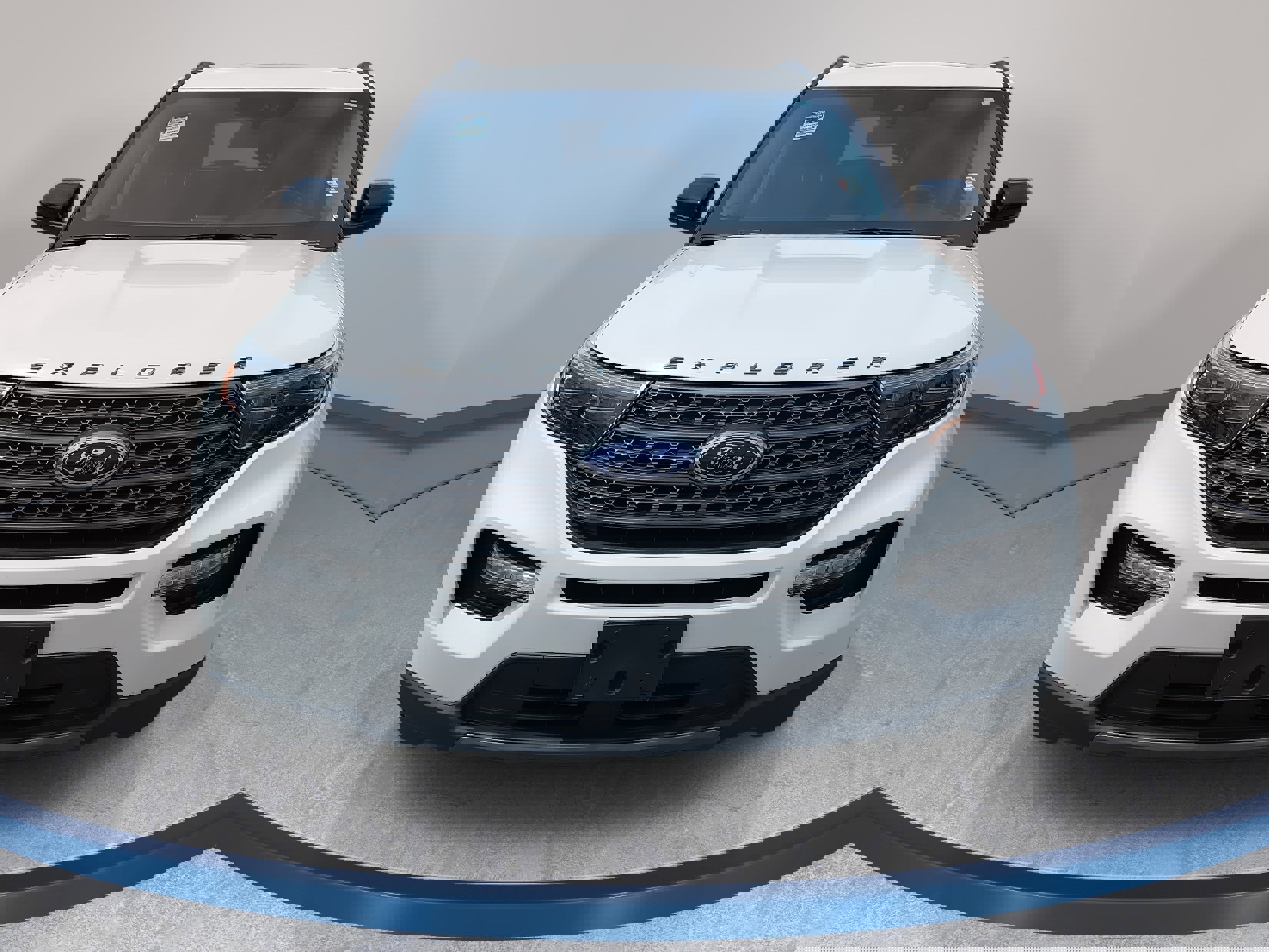 Used 2023 Ford Explorer XLT w/ Equipment Group 202A image 2