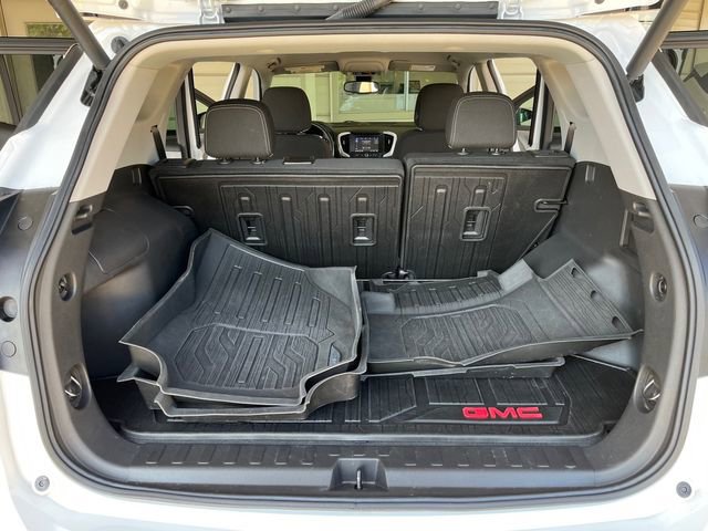 Used 2023 GMC Terrain SLE w/ Driver Convenience Package image 24