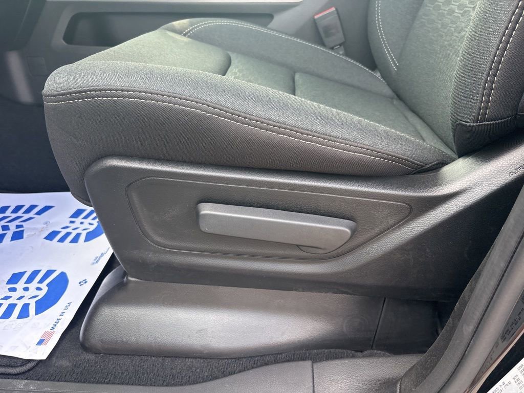 New 2026 RAM 1500 4x4 Crew Cab image 16