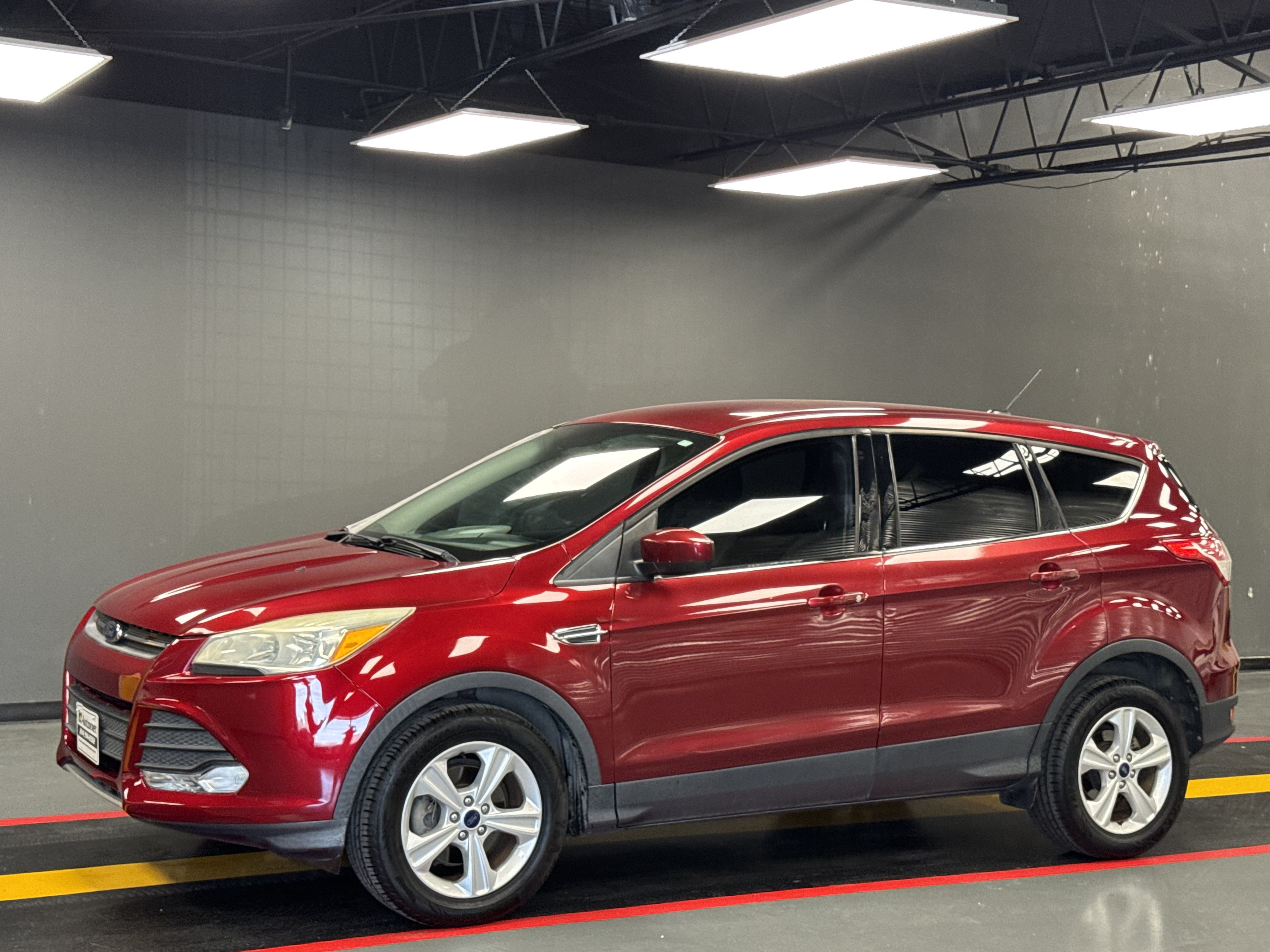 Used 2016 Ford Escape SE FWD image 1