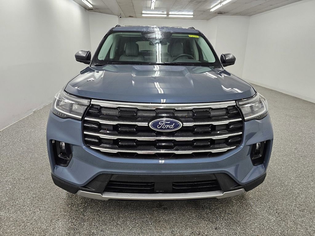 New 2026 Ford Explorer Active w/ Active Comfort Package AWD/4WD image 2
