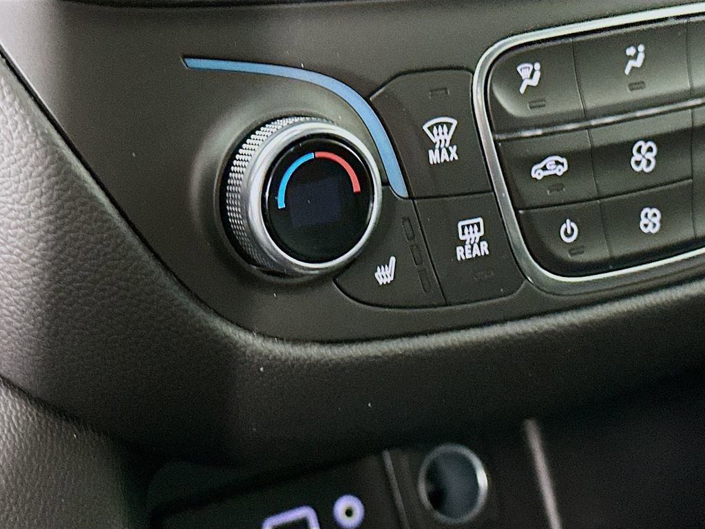 Used 2023 Chevrolet Equinox LT image 28