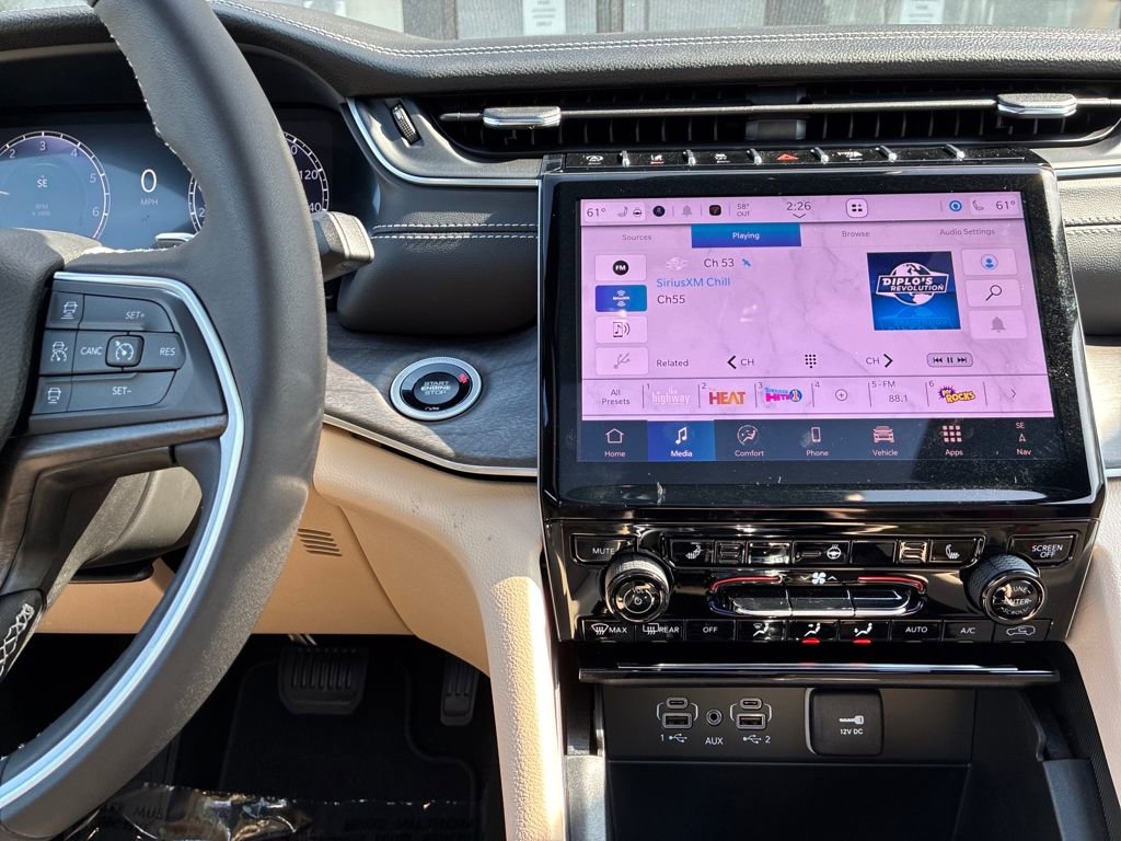 New 2025 Jeep Grand Cherokee Limited image 15