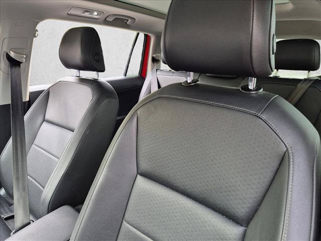 Used 2019 Volkswagen Tiguan SE w/ Panoramic Sunroof Package AWD/4WD image 12