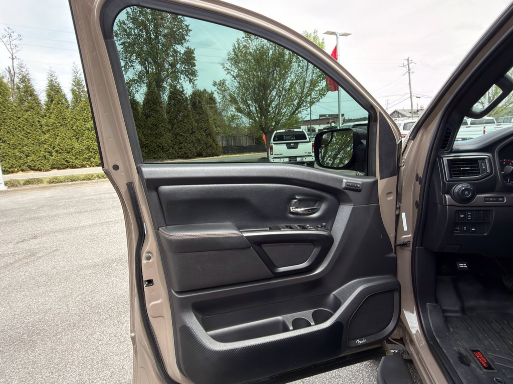 Used 2023 Nissan Titan PRO-4X w/ Pro-4x Convenience Package image 7
