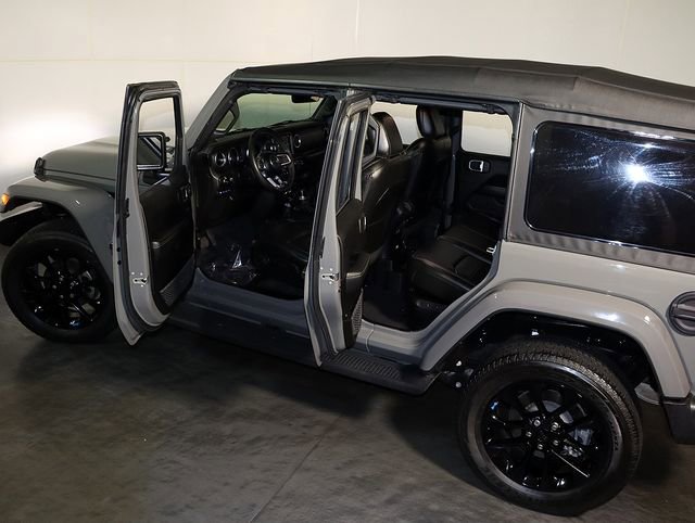 Used 2023 Jeep Wrangler Unlimited Sahara image 5