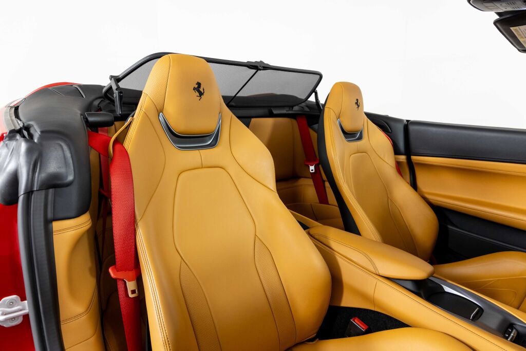 Certified 2022 Ferrari Portofino M image 26