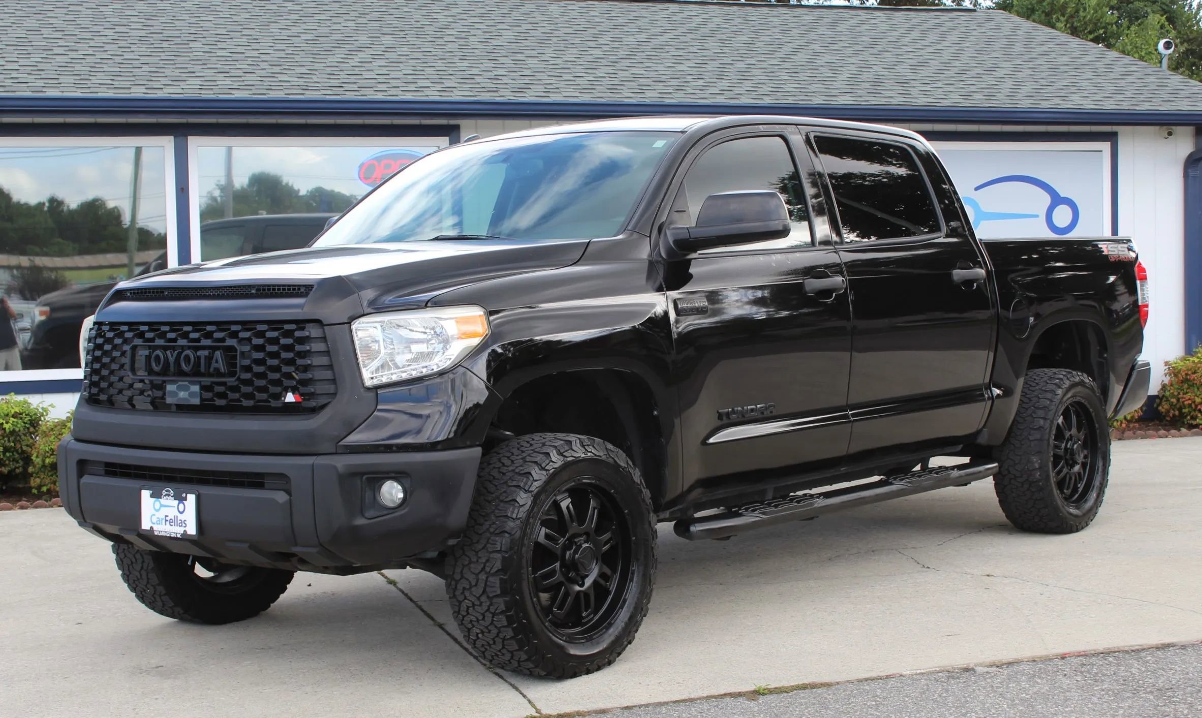 Used 2015 Toyota Tundra SR5 w/ SR5 Upgrade Package
