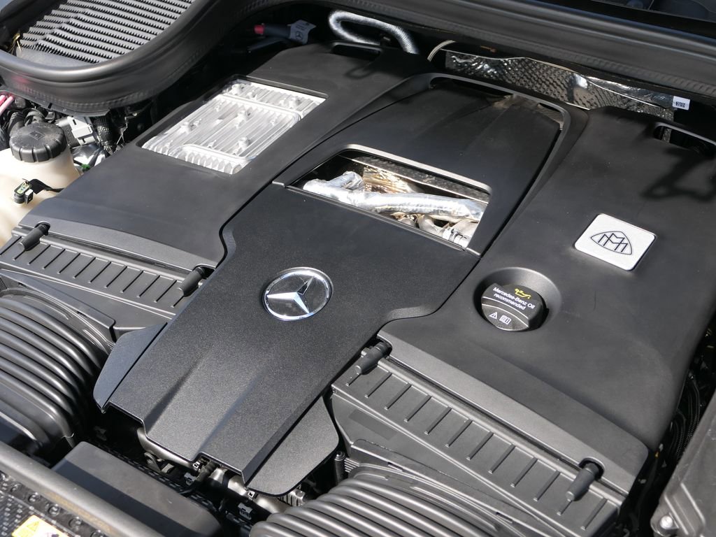 Used 2025 Mercedes-Benz Maybach GLS 600 4MATIC image 35
