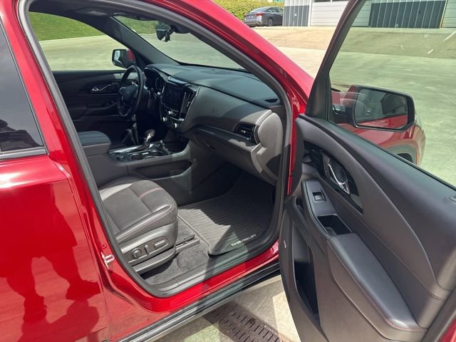 Used 2023 Chevrolet Traverse RS FWD image 18