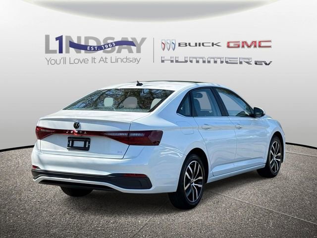 Used 2025 Volkswagen Jetta SE w/ Sunroof Package image 2