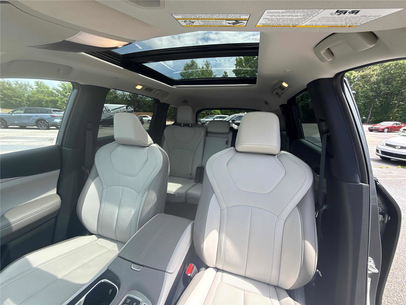 Certified 2026 INFINITI QX60 Pure w/ Cargo Package FWD image 23
