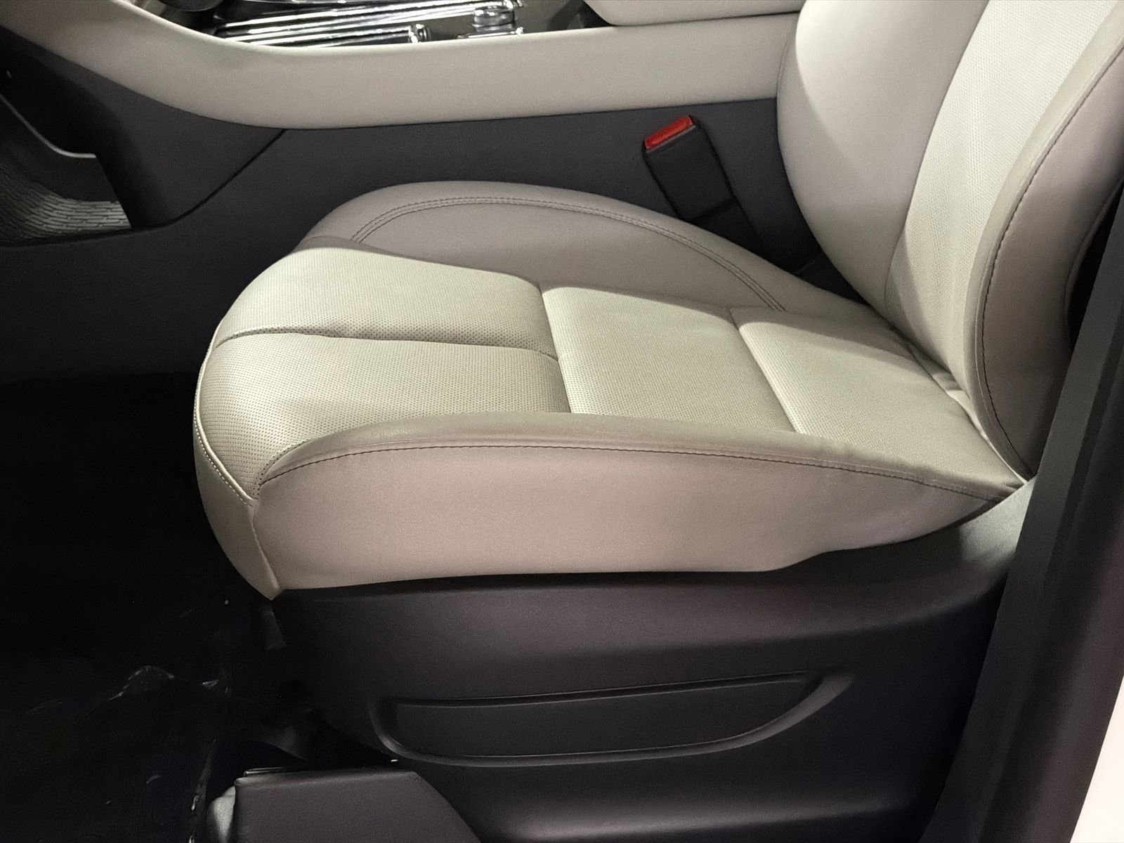 New 2026 Lincoln Aviator AWD image 18