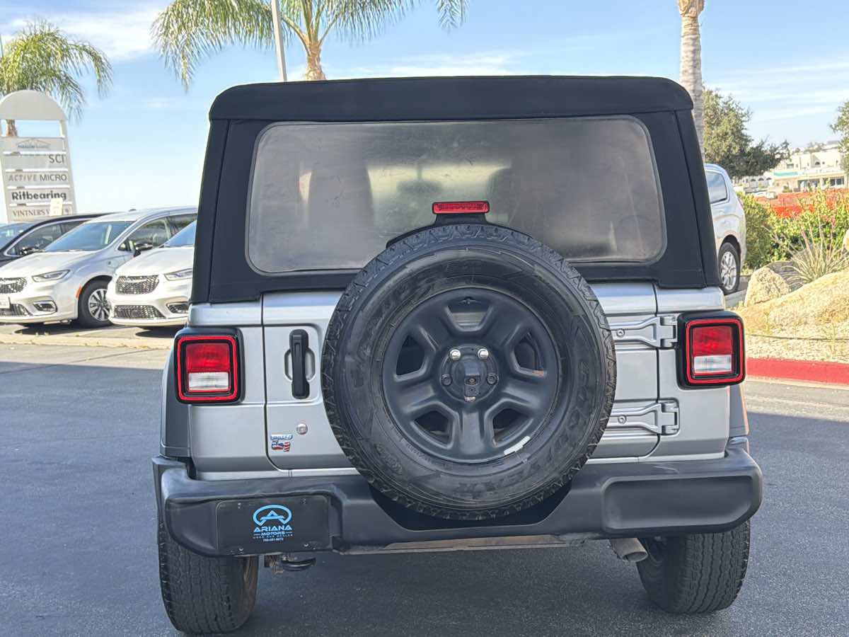 Used 2018 Jeep Wrangler Unlimited Sport AWD/4WD image 10