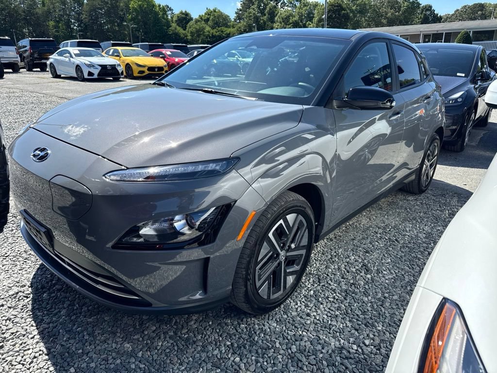 Used 2023 Hyundai Kona SE w/ Cargo Package FWD image 1
