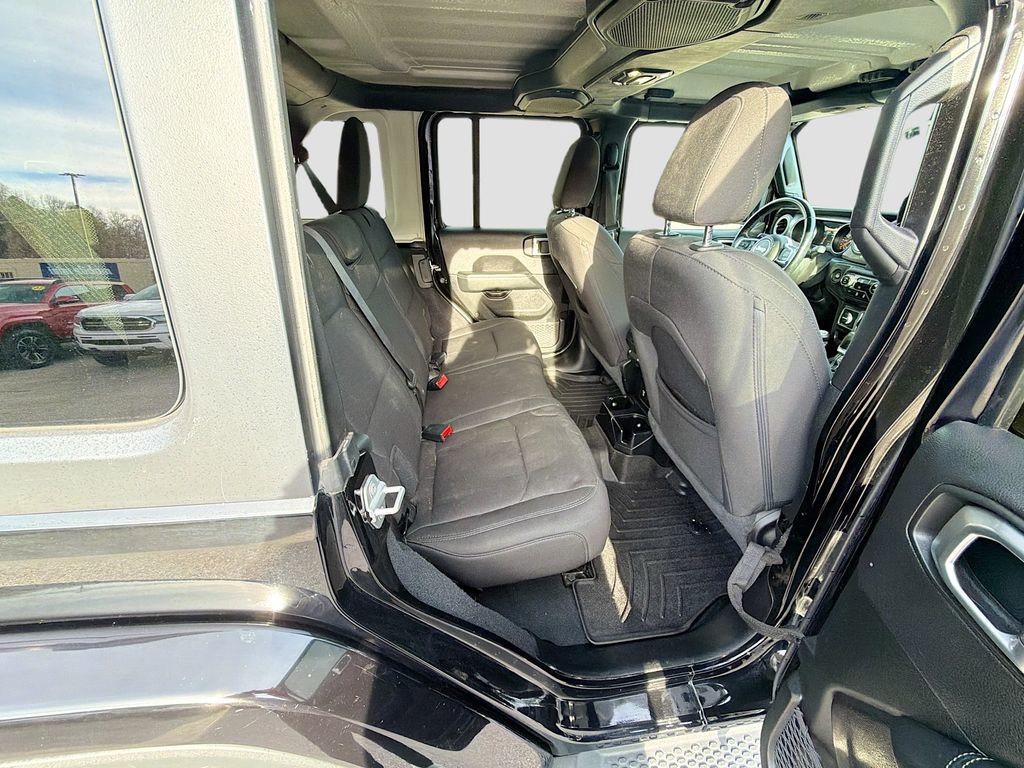 Used 2020 Jeep Wrangler Unlimited Sahara image 31