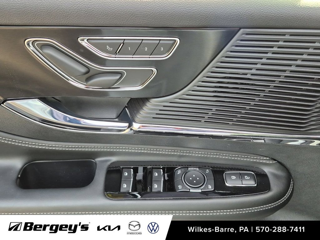 Used 2022 Lincoln Corsair AWD w/ Equipment Group 101A image 21