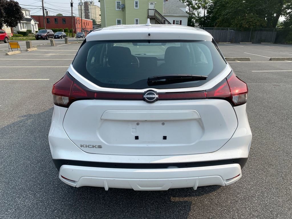 Used 2022 Nissan Kicks S image 6