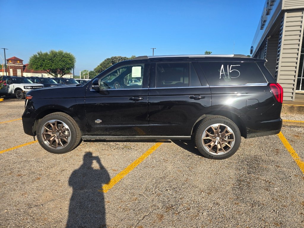 New 2027 Ford Expedition King Ranch RWD image 8