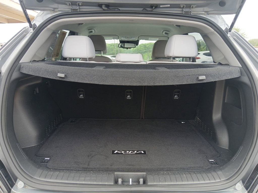 Certified 2023 Hyundai Kona SE FWD image 16