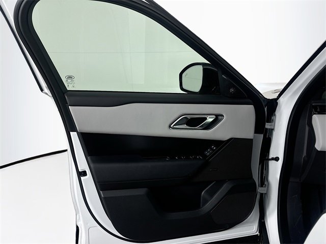 Used 2026 Land Rover Range Rover Velar Dynamic SE image 11