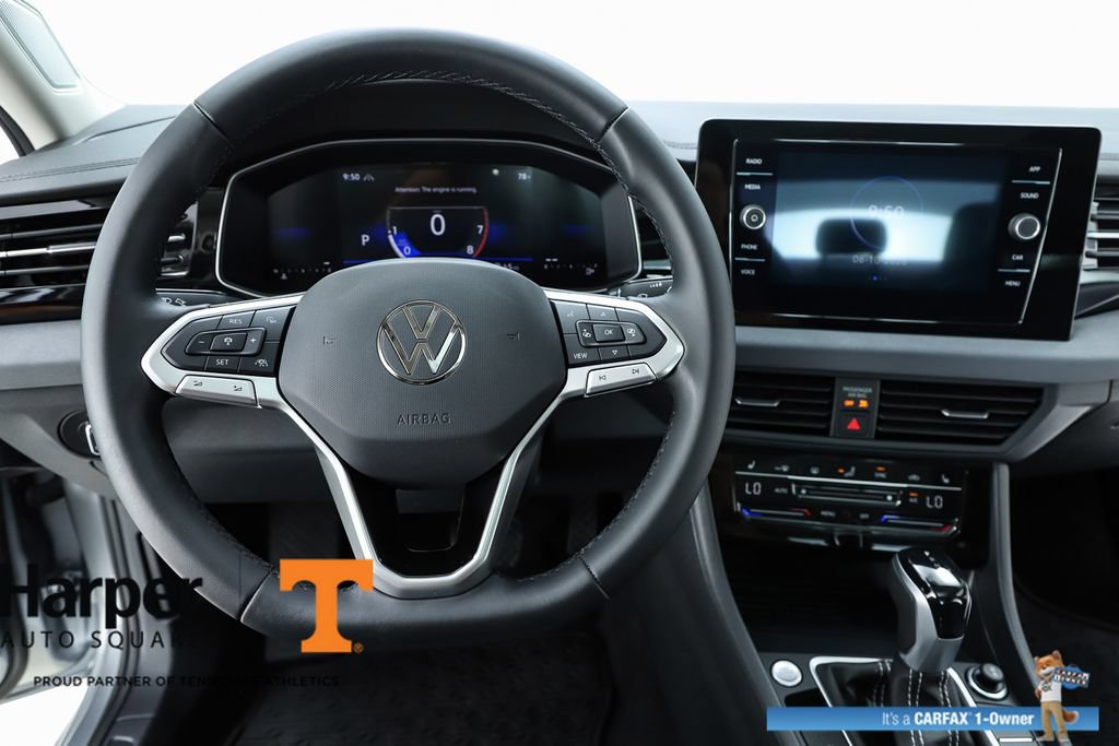 Used 2025 Volkswagen Jetta SE w/ Sunroof Package FWD image 20