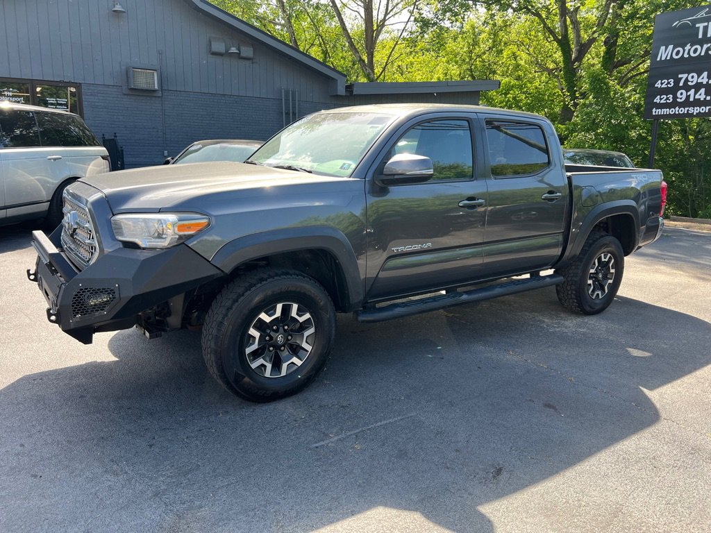 Used 2017 Toyota Tacoma TRD Off-Road image 27