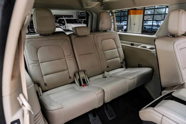 Used 2018 Lincoln Navigator L Reserve w/ Technology Package AWD/4WD image 44