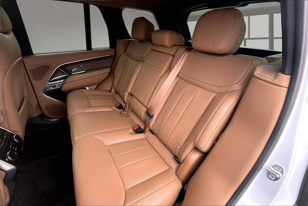 Used 2025 Land Rover Range Rover SE AWD/4WD image 27