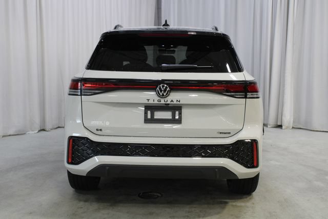 New 2026 Volkswagen Tiguan SE R-Line AWD/4WD image 25