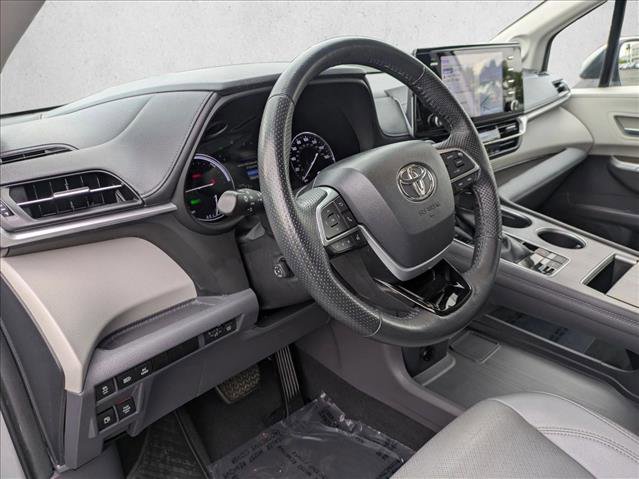 Certified 2022 Toyota Sienna Limited image 10