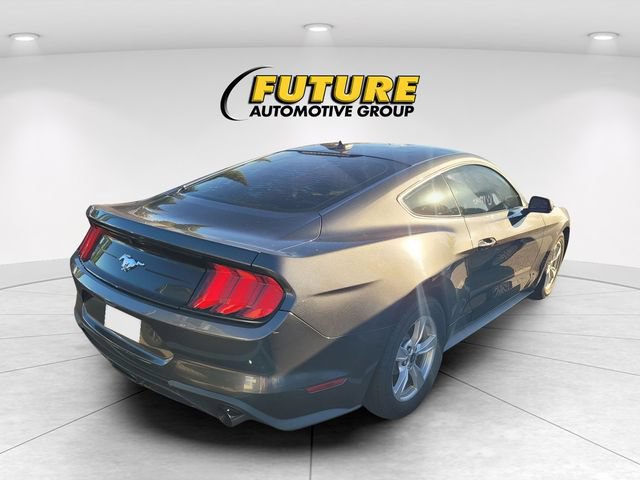 Used 2020 Ford Mustang Coupe RWD image 3