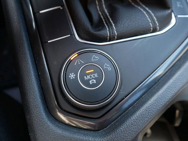 Certified 2023 Volkswagen Tiguan SEL R-Line image 34