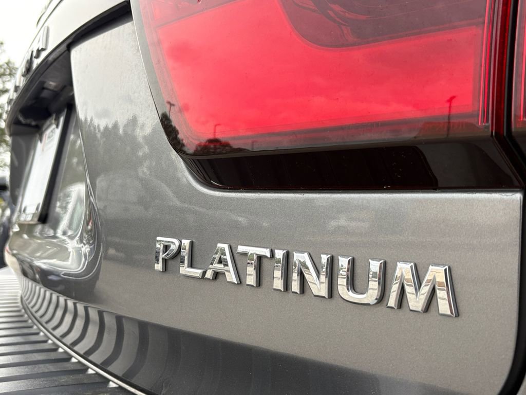 Used 2022 Nissan Armada Platinum w/ Captain's Chairs Package image 10