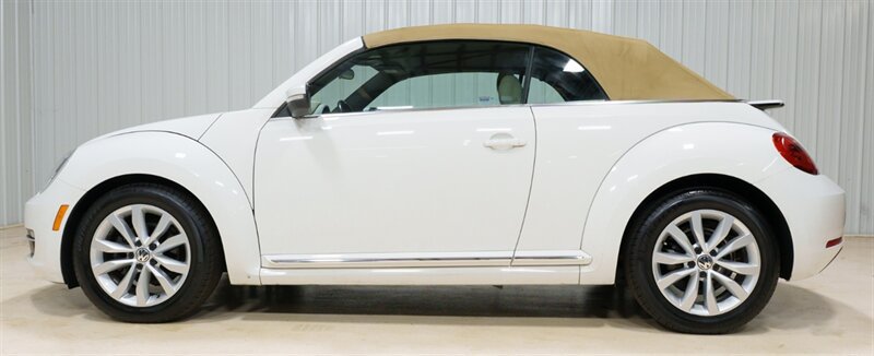 Used 2013 Volkswagen Beetle TDI FWD image 2