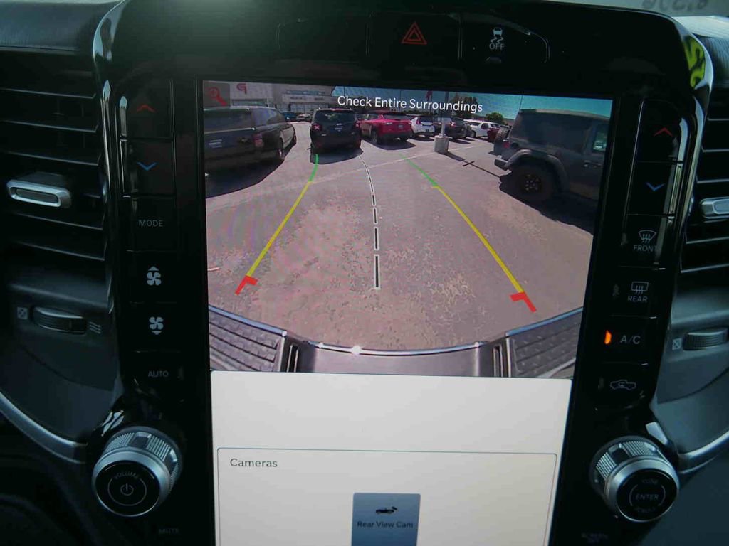 Used 2025 RAM 2500 Big Horn AWD/4WD image 35