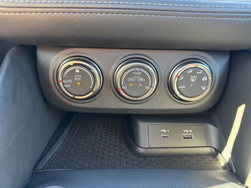 Used 2025 Nissan Z Performance w/ Floor Mat Package image 16