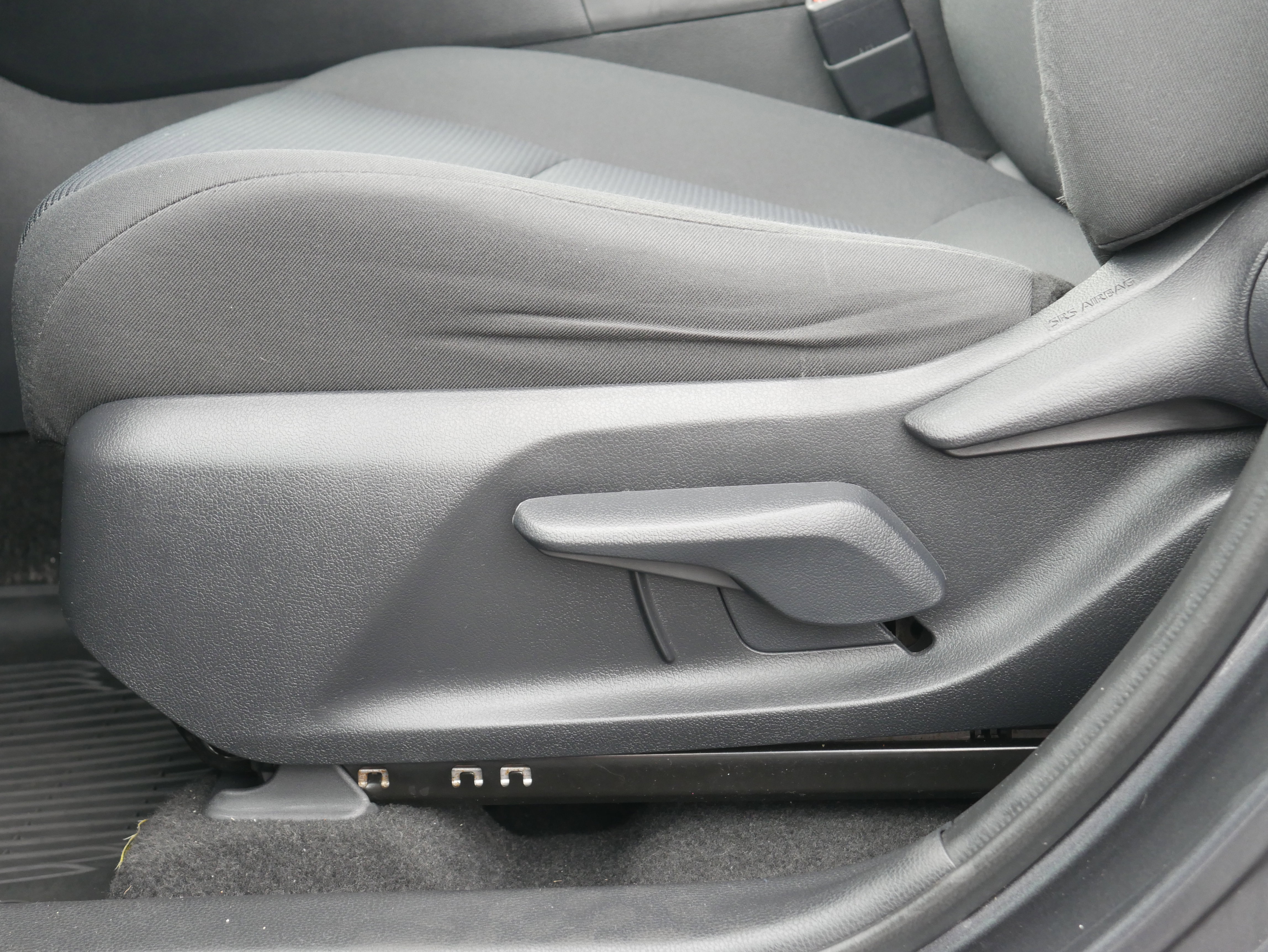 Used 2019 Toyota RAV4 LE w/ All Weather Liner Package image 13