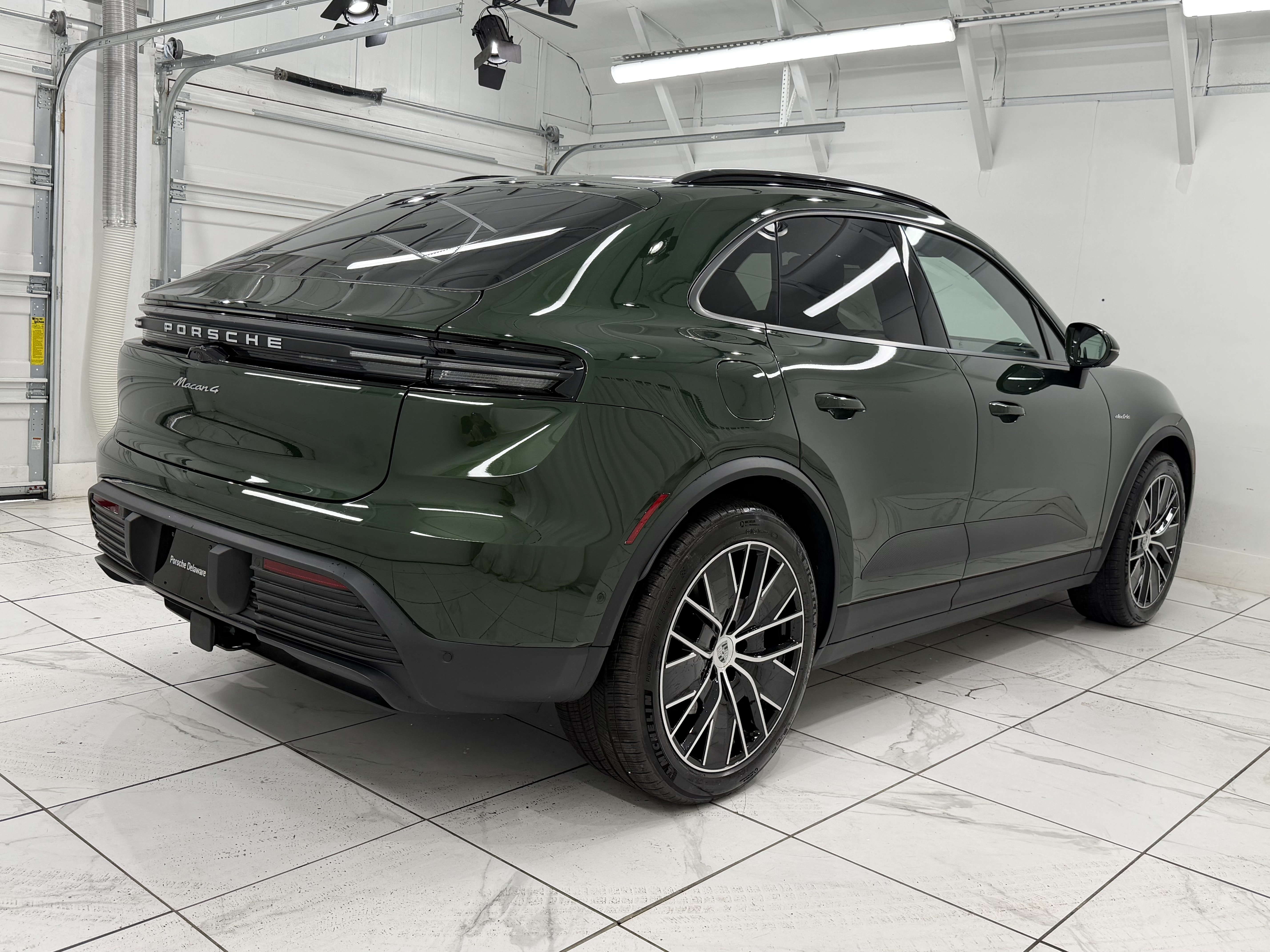 New 2026 Porsche Macan 4 Electric AWD/4WD image 11
