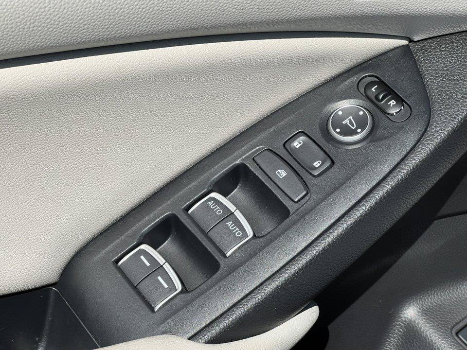 Used 2018 Honda Accord Touring image 20