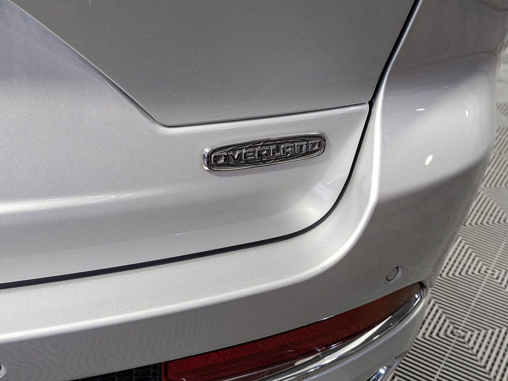 Used 2022 Jeep Grand Cherokee Overland w/ Adv Protech Group III image 11