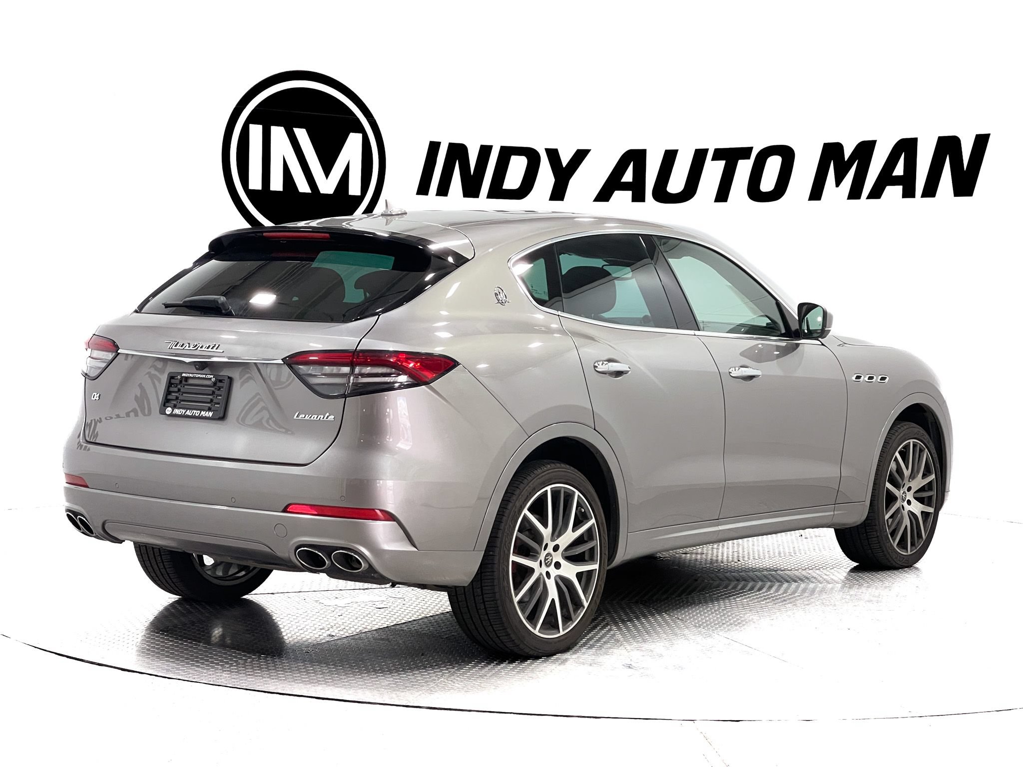 Used 2021 Maserati Levante AWD/4WD image 4