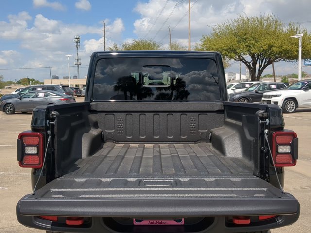 Used 2025 Jeep Gladiator Rubicon w/ Convenience Group AWD/4WD image 20