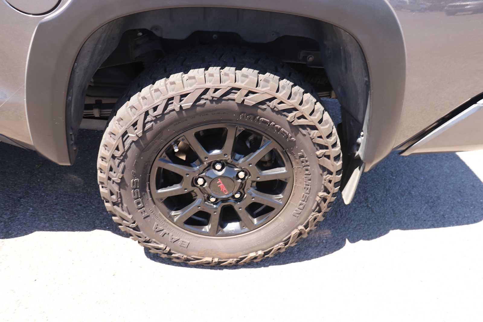 Used 2017 Toyota Tundra SR5 w/ TRD Off Road Package AWD/4WD image 9
