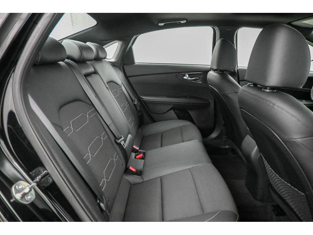 Used 2024 Kia Forte GT-Line w/ GT-Line Premium Package image 17