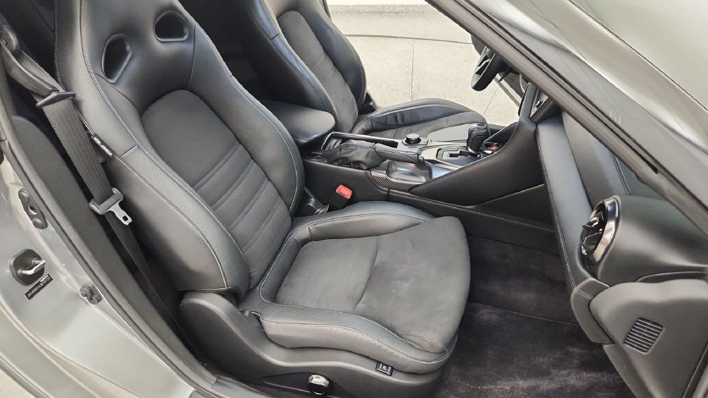 Used 2020 Nissan GT-R Premium AWD/4WD image 45