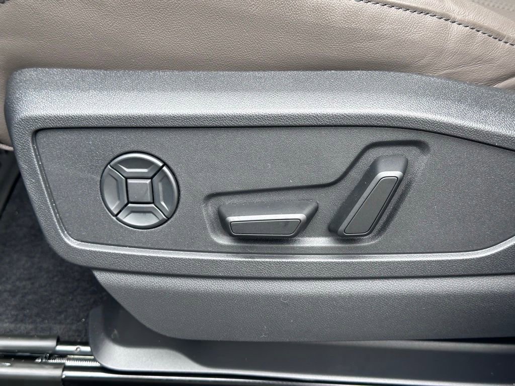 Used 2025 Audi Q5 Premium Plus AWD/4WD image 15