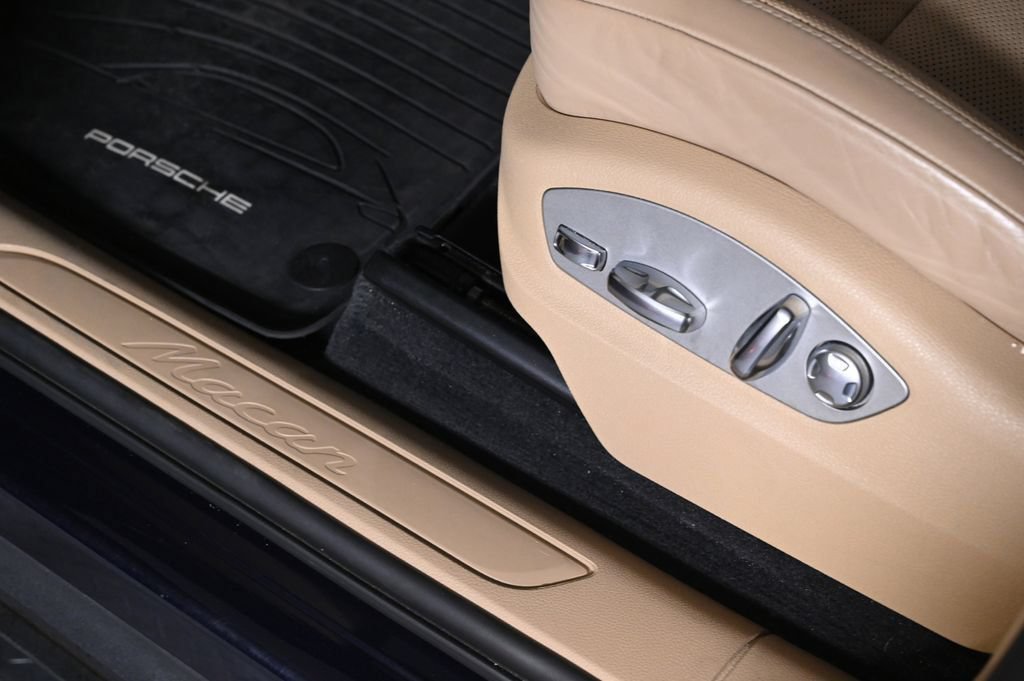 Used 2023 Porsche Macan AWD/4WD image 22