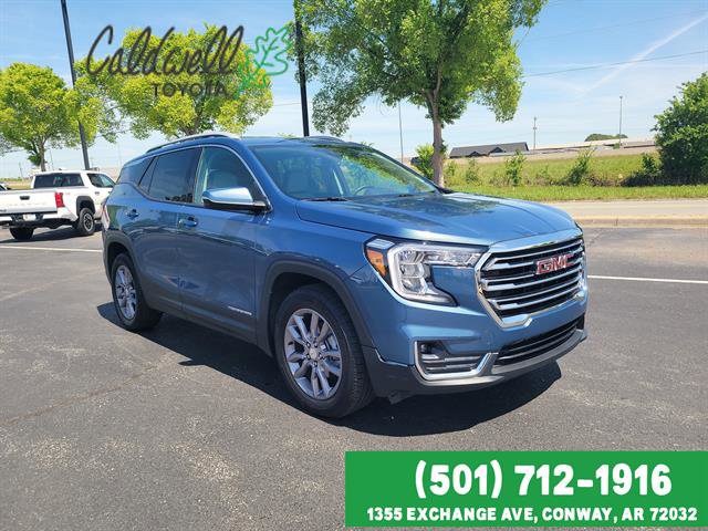 Used 2024 GMC Terrain SLT image 3